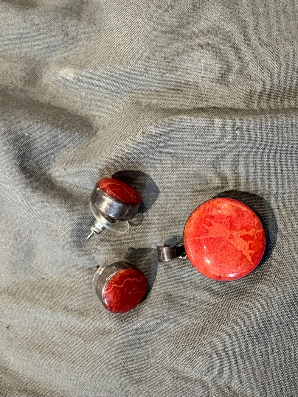 Red Stone Pendant and Stud Earrings Set - Unbranded